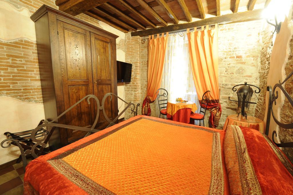 Antica Corte Dei Principi Charming Rooms Lucques Chambre photo